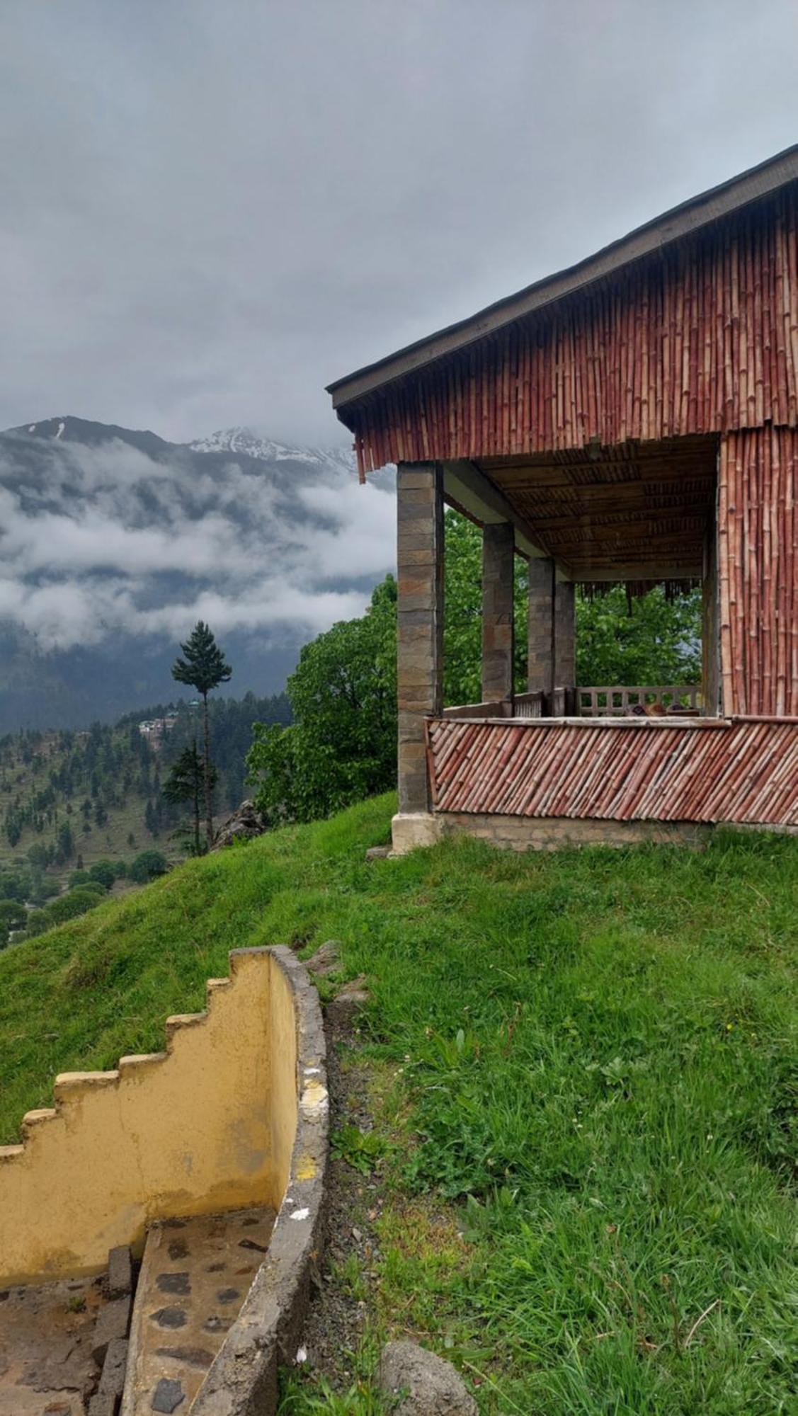 Khana Badosh Resort Kalam Exterior photo